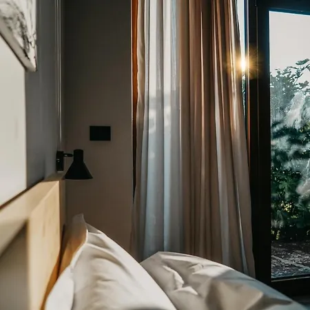 ホテル The Barrels Ms